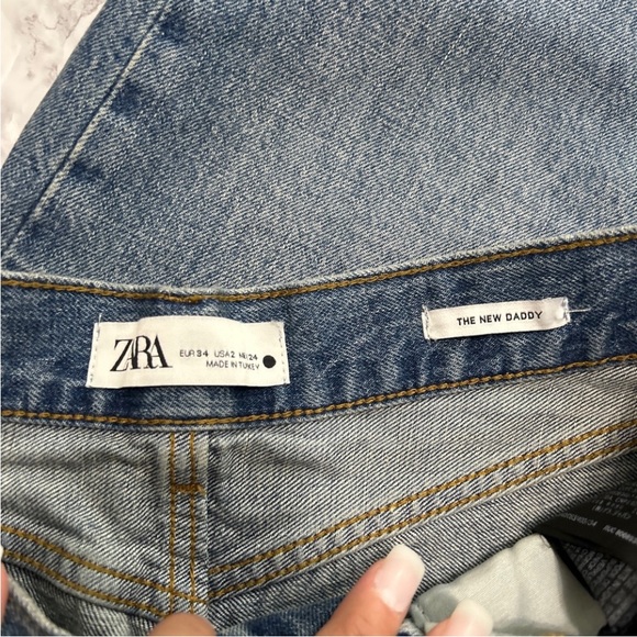ZARA "The New Daddy" Jeans Wide Straight Leg High Waisted
Ripped Frayed Sz 2 16 - Picture 2 of 11